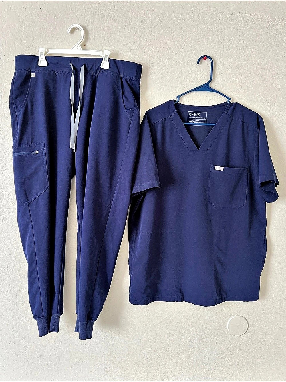 EUC FIGS SET Zamora Jogger and Catarina One Pocket Top Navy Size L